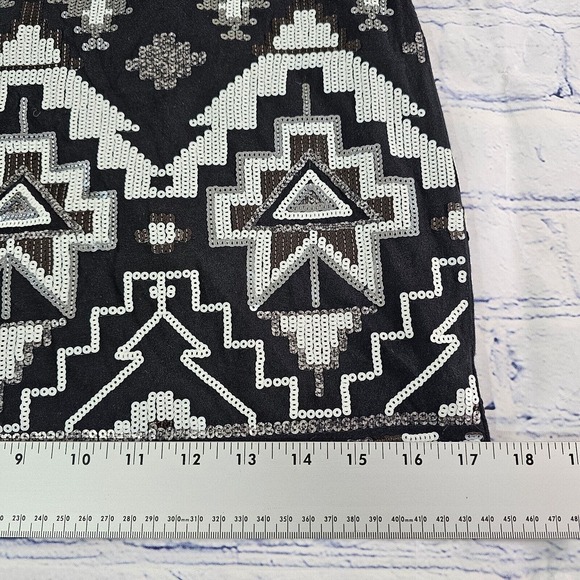 Express Sequin Aztec Printed Mini Skirt Black White WOMENS SIZE XS - Picture 4 of 9